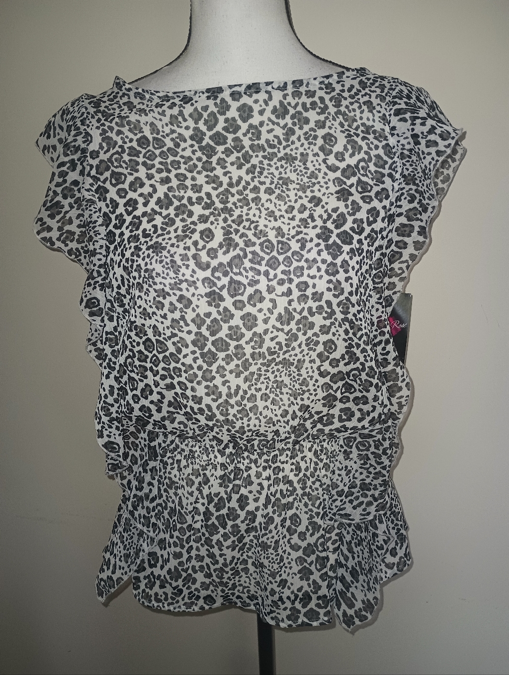 Suzie Rose 🌹 Women's Grey Leopard Print Ruffle Blouse